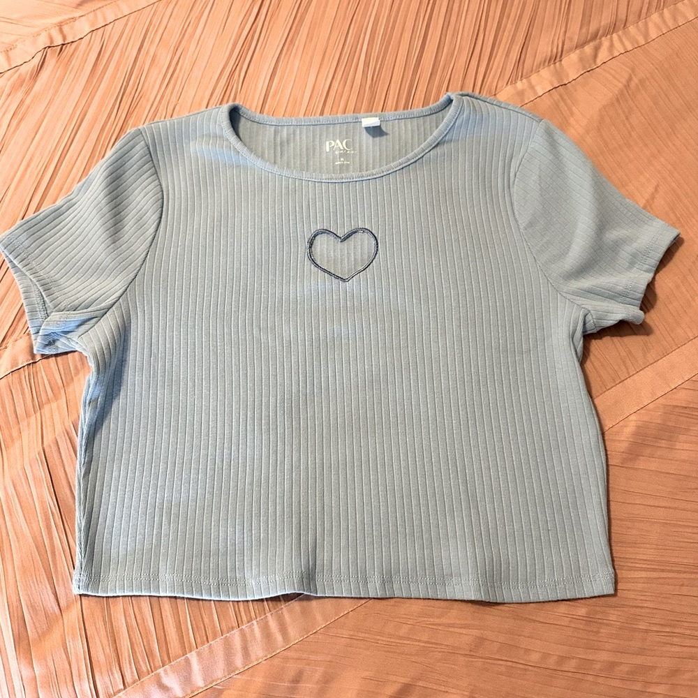PacSun cute top in size medium. Super soft material and stretchy. Never worn!